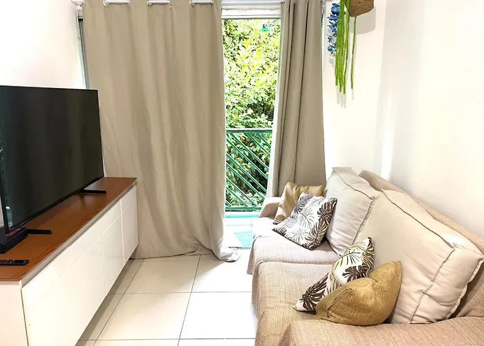 Aconchegante apartamento no Guarujá c ar na Enseada